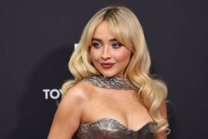 Sabrina Carpenter Makeup: How to Get Her Soft and Glowing Look