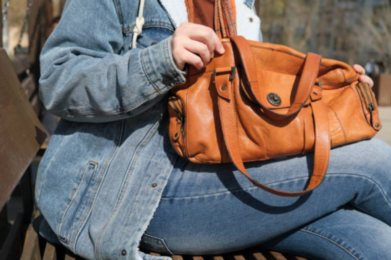 The Ultimate Guide to Buying a Second Hand Bag withHer-Age